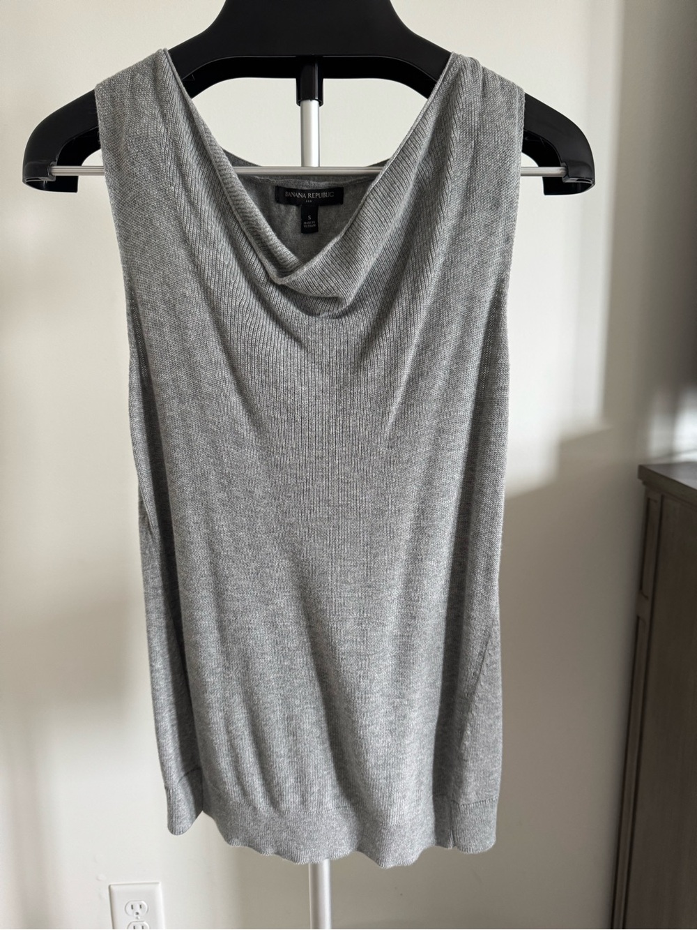 Banana Republic Gray Cowl Neck Sleeveless Tank